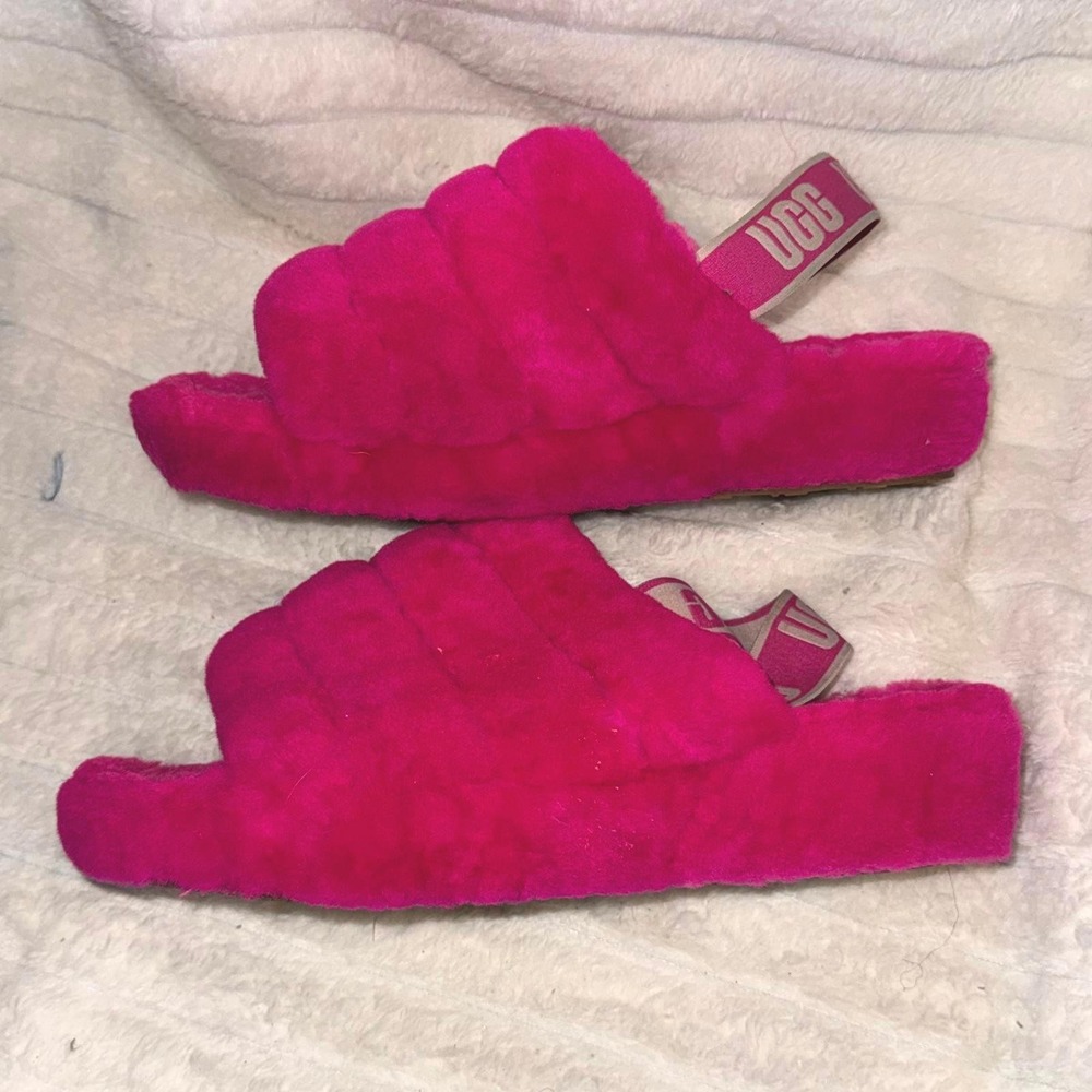 UGG Fluff Yeah Plush Fur Slide Slipper Sandals Hot Pink Size 10 Hard Bottom READ